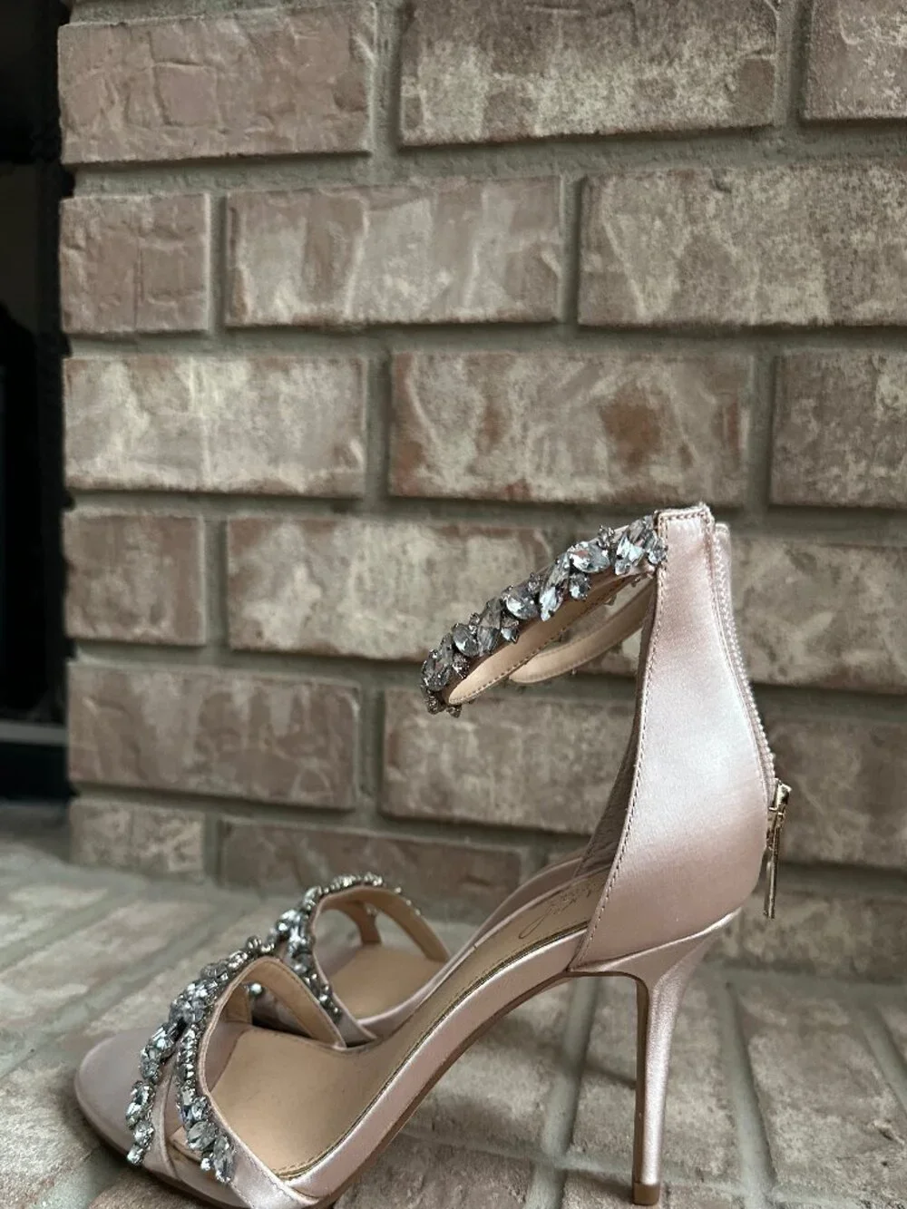 Badgley Mischka Champayne 3" heel with Silver Jewels size 7 - Picture 5 of 7